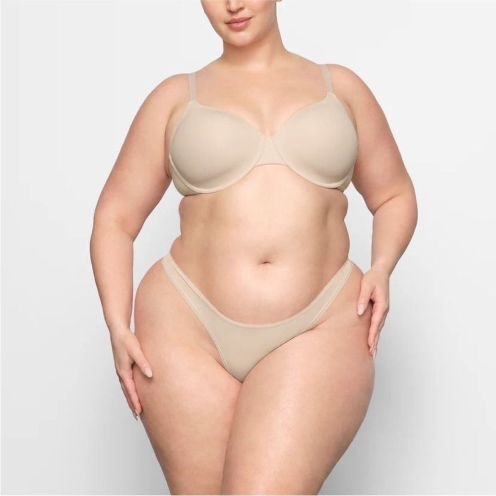 Skims Fits Everybody T-shirt Demi Bra Sand Size 42D